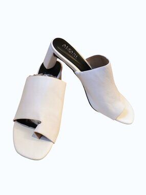 ALFANI Slide Colyerrl White Leather Block Heel Sandals- Like New